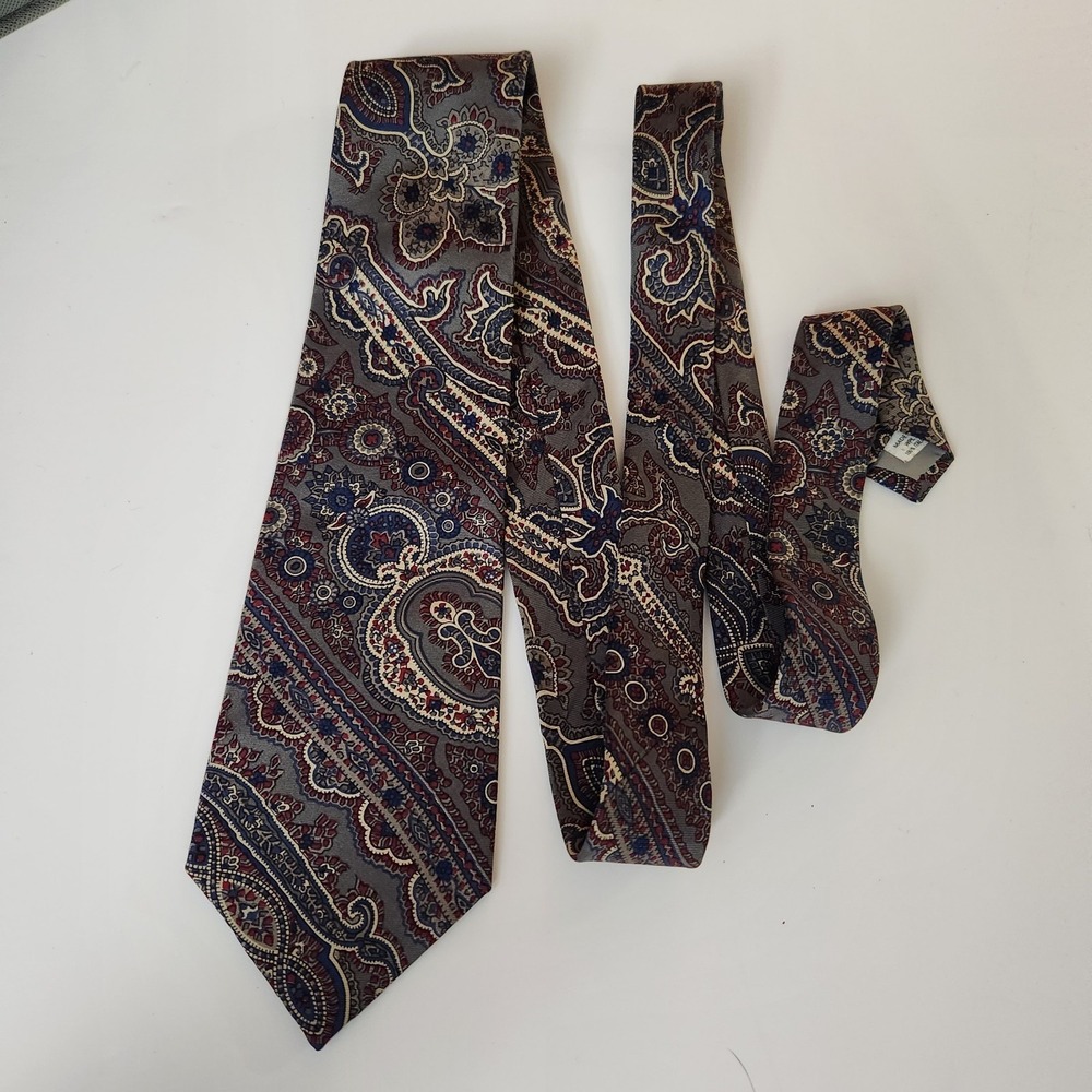 Dillard's Italian Silk Paisley Classic Wide Necktie Made in USA Gray Blue Maroon